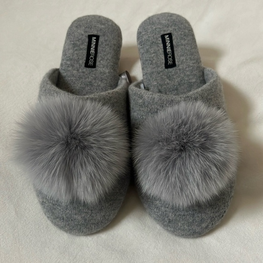 Minnie Rose Fox Fur Pom-Pom Cashmere slippers grey!